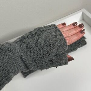 Marmot Knit Fingerless Gloves in Gray
